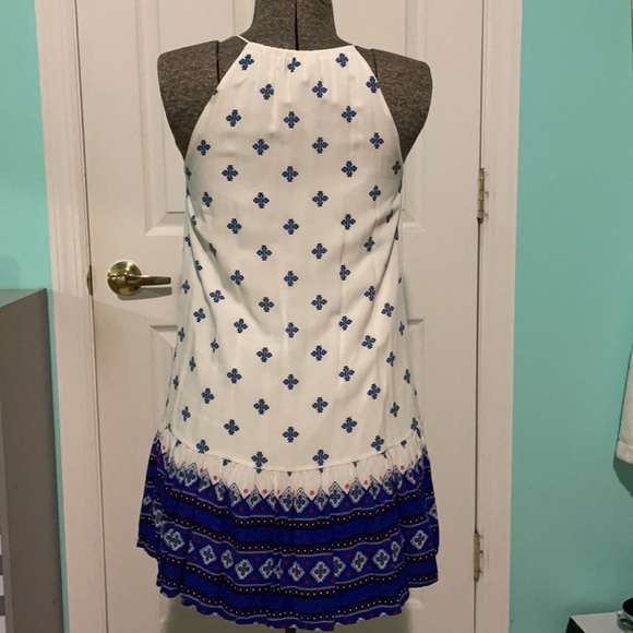 Flowing Pattern Dress - Picture 2 of 3